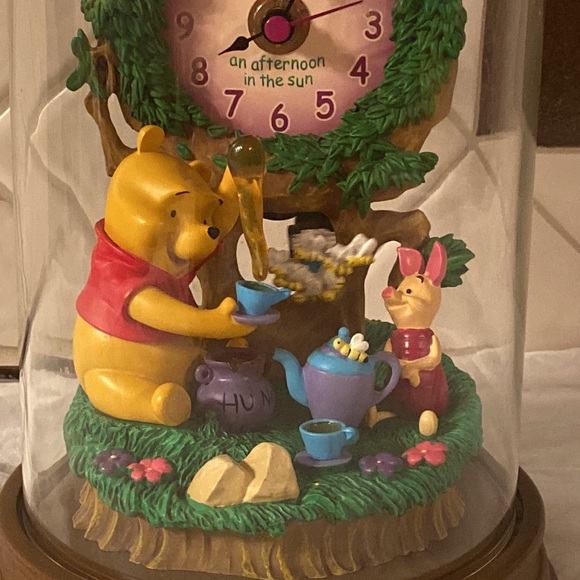 Vintage RARE Disney Winnie the Pooh domed Clock - Picture 3 of 10